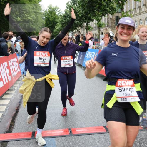14.06.2026 - REWE Women's Run Strokosch-Dieckow http://msf.ph/oto/9786240 14.06.2026 10:06:11 Ziel 10019, 10123, 10195, 10462, 10581, 10654, 10671, 10823, 10880, 11112, 11114, 11121, 11188 meine-sportfotos.de