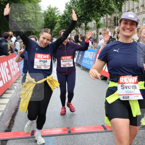 14.06.2026 - REWE Women's Run Strokosch-Dieckow http://msf.ph/oto/9786241 14.06.2026 10:06:11 Ziel 10019, 10123, 10195, 10462, 10581, 10654, 10671, 10823, 10880, 11112, 11114, 11121, 11188 meine-sportfotos.de
