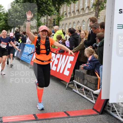 14.06.2026 - REWE Women's Run Strokosch-Dieckow http://msf.ph/oto/9786260 14.06.2026 10:06:19 Ziel 10195, 10284, 10671, 10701, 10823, 10988, 11112, 11134, 11188, 11211, 11503 meine-sportfotos.de