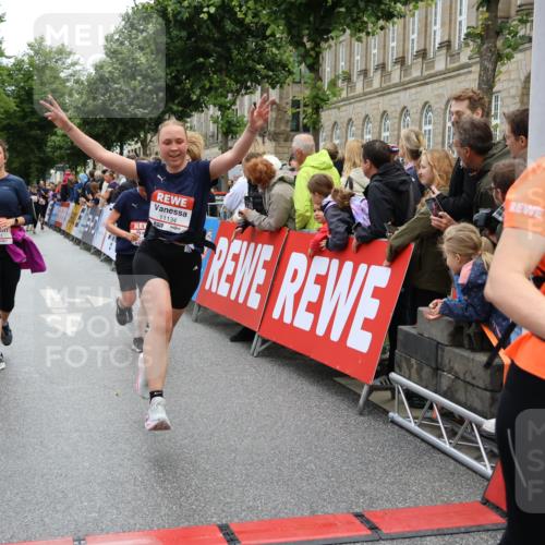 14.06.2026 - REWE Women's Run Strokosch-Dieckow http://msf.ph/oto/9786266 14.06.2026 10:06:20 Ziel 10284, 10701, 10988, 11112, 11134, 11211, 11503 meine-sportfotos.de