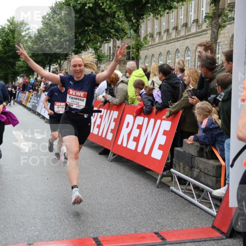 14.06.2026 - REWE Women's Run Strokosch-Dieckow http://msf.ph/oto/9786267 14.06.2026 10:06:20 Ziel 10284, 10701, 10988, 11112, 11134, 11211, 11503 meine-sportfotos.de
