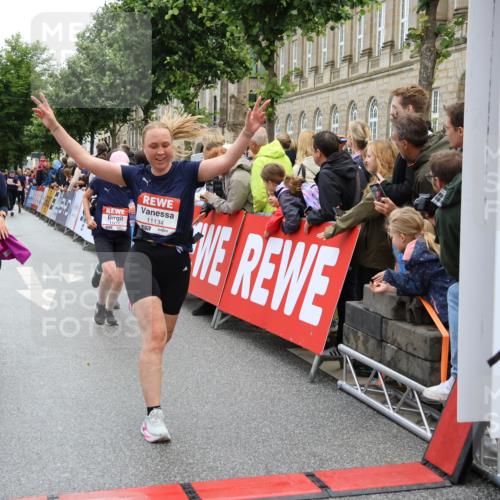 14.06.2026 - REWE Women's Run Strokosch-Dieckow http://msf.ph/oto/9786268 14.06.2026 10:06:20 Ziel 10284, 10701, 10988, 11112, 11134, 11211, 11503 meine-sportfotos.de