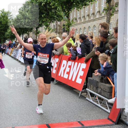 14.06.2026 - REWE Women's Run Strokosch-Dieckow http://msf.ph/oto/9786269 14.06.2026 10:06:20 Ziel 10284, 10701, 10988, 11112, 11134, 11211, 11503 meine-sportfotos.de