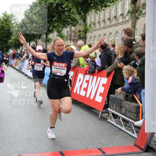 14.06.2026 - REWE Women's Run Strokosch-Dieckow http://msf.ph/oto/9786270 14.06.2026 10:06:20 Ziel 10284, 10701, 10988, 11112, 11134, 11211, 11503 meine-sportfotos.de