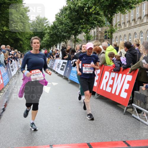 14.06.2026 - REWE Women's Run Strokosch-Dieckow http://msf.ph/oto/9786272 14.06.2026 10:06:21 Ziel 10284, 10701, 10988, 11134, 11211, 11503 meine-sportfotos.de
