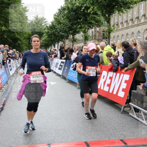 14.06.2026 - REWE Women's Run Strokosch-Dieckow http://msf.ph/oto/9786274 14.06.2026 10:06:21 Ziel 10284, 10701, 10988, 11134, 11211, 11503 meine-sportfotos.de