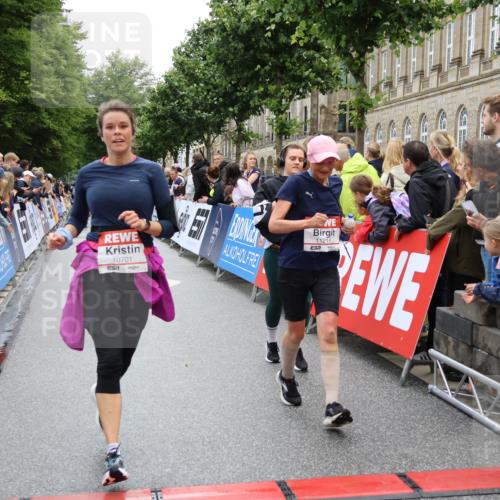 14.06.2026 - REWE Women's Run Strokosch-Dieckow http://msf.ph/oto/9786276 14.06.2026 10:06:21 Ziel 10284, 10701, 10988, 11134, 11211, 11503 meine-sportfotos.de