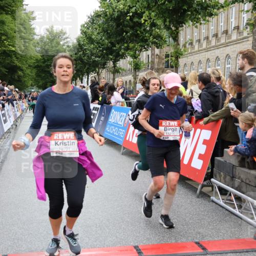 14.06.2026 - REWE Women's Run Strokosch-Dieckow http://msf.ph/oto/9786279 14.06.2026 10:06:21 Ziel 10284, 10701, 10988, 11134, 11211, 11503 meine-sportfotos.de