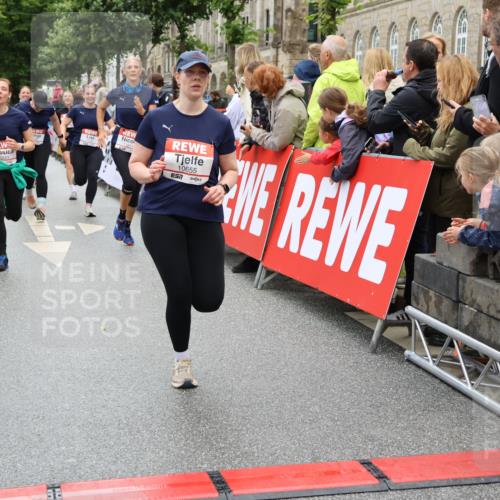 14.06.2026 - REWE Women's Run Strokosch-Dieckow http://msf.ph/oto/9786281 14.06.2026 10:06:27 Ziel 10243, 10255, 10474, 10655, 10672, 10701, 10988, 11011, 11134, 11148, 11211, 11235 meine-sportfotos.de