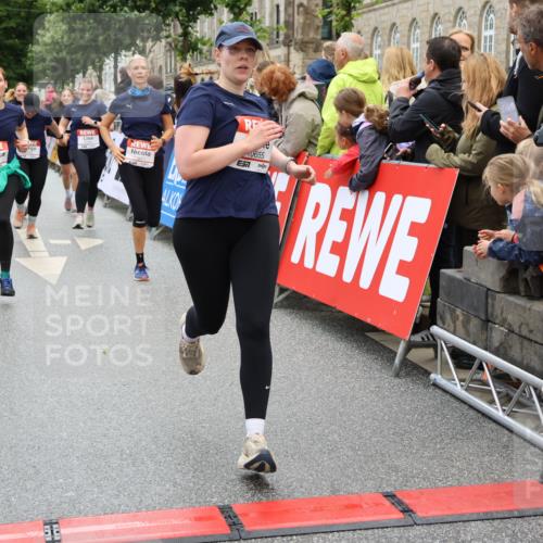 14.06.2026 - REWE Women's Run Strokosch-Dieckow http://msf.ph/oto/9786284 14.06.2026 10:06:27 Ziel 10243, 10255, 10474, 10655, 10672, 10701, 10988, 11011, 11134, 11148, 11211, 11235 meine-sportfotos.de
