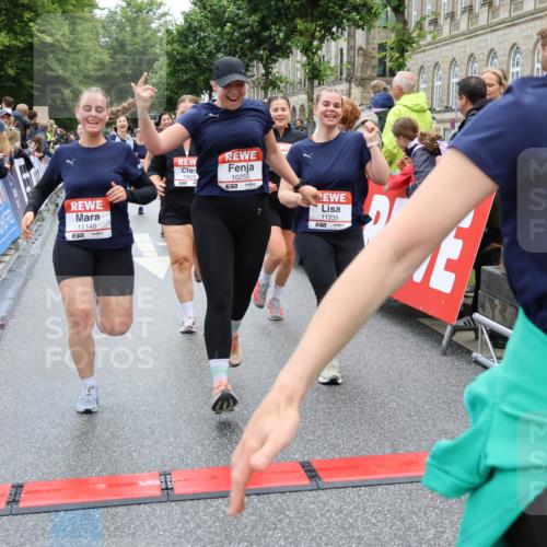 14.06.2026 - REWE Women's Run Strokosch-Dieckow http://msf.ph/oto/9786297 14.06.2026 10:06:30 Ziel 10243, 10255, 10474, 10655, 10672, 10826, 10857, 10988, 11011, 11148, 11233, 11235, 11484, 11521 meine-sportfotos.de