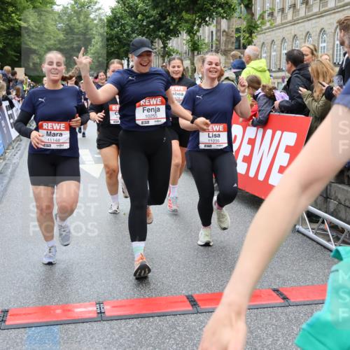 14.06.2026 - REWE Women's Run Strokosch-Dieckow http://msf.ph/oto/9786298 14.06.2026 10:06:30 Ziel 10243, 10255, 10474, 10655, 10672, 10826, 10857, 10988, 11011, 11148, 11233, 11235, 11484, 11521 meine-sportfotos.de