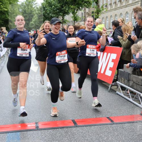 14.06.2026 - REWE Women's Run Strokosch-Dieckow http://msf.ph/oto/9786300 14.06.2026 10:06:30 Ziel 10243, 10255, 10474, 10655, 10672, 10826, 10857, 10988, 11011, 11148, 11233, 11235, 11484, 11521 meine-sportfotos.de
