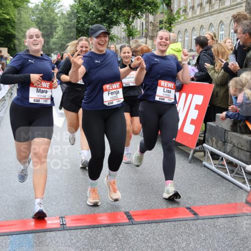 14.06.2026 - REWE Women's Run Strokosch-Dieckow http://msf.ph/oto/9786301 14.06.2026 10:06:30 Ziel 10243, 10255, 10474, 10655, 10672, 10826, 10857, 10988, 11011, 11148, 11233, 11235, 11484, 11521 meine-sportfotos.de