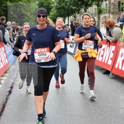 14.06.2026 - REWE Women's Run Strokosch-Dieckow http://msf.ph/oto/9786321 14.06.2026 10:06:36 Ziel 10243, 10255, 10474, 10597, 10635, 10672, 10747, 10826, 10857, 11011, 11148, 11233, 11235, 11250, 11267, 11410, 11484, 11521 meine-sportfotos.de