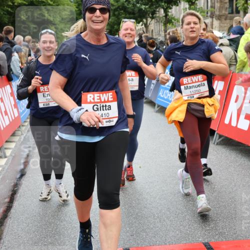 14.06.2026 - REWE Women's Run Strokosch-Dieckow http://msf.ph/oto/9786327 14.06.2026 10:06:37 Ziel 10243, 10255, 10474, 10597, 10635, 10672, 10747, 10826, 10857, 11011, 11148, 11233, 11235, 11250, 11267, 11410, 11484, 11521 meine-sportfotos.de