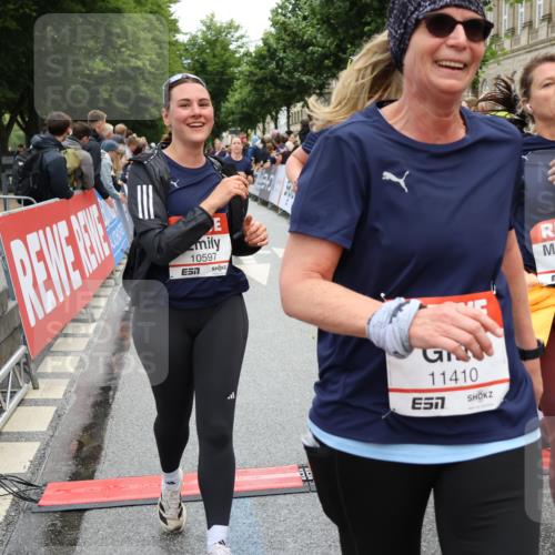 14.06.2026 - REWE Women's Run Strokosch-Dieckow http://msf.ph/oto/9786329 14.06.2026 10:06:37 Ziel 10243, 10255, 10474, 10597, 10635, 10672, 10747, 10826, 10857, 11011, 11148, 11233, 11235, 11250, 11267, 11410, 11484, 11521 meine-sportfotos.de