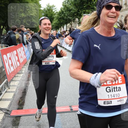 14.06.2026 - REWE Women's Run Strokosch-Dieckow http://msf.ph/oto/9786330 14.06.2026 10:06:38 Ziel 10255, 10474, 10597, 10635, 10672, 10747, 10826, 10857, 11148, 11233, 11235, 11250, 11267, 11410, 11484, 11521 meine-sportfotos.de
