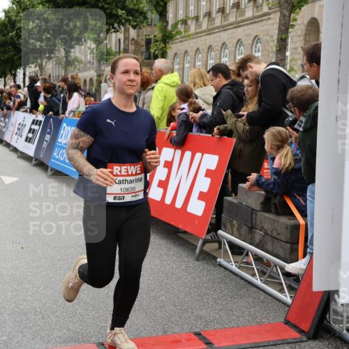 14.06.2026 - REWE Women's Run Strokosch-Dieckow http://msf.ph/oto/9786333 14.06.2026 10:06:40 Ziel 10597, 10635, 10747, 10826, 10857, 11182, 11233, 11250, 11267, 11410, 11484, 11521 meine-sportfotos.de