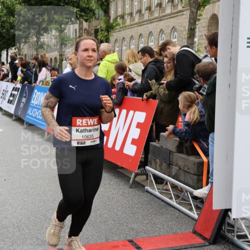 14.06.2026 - REWE Women's Run Strokosch-Dieckow http://msf.ph/oto/9786334 14.06.2026 10:06:41 Ziel 10597, 10635, 10747, 10826, 11182, 11250, 11267, 11410, 11484, 11521 meine-sportfotos.de