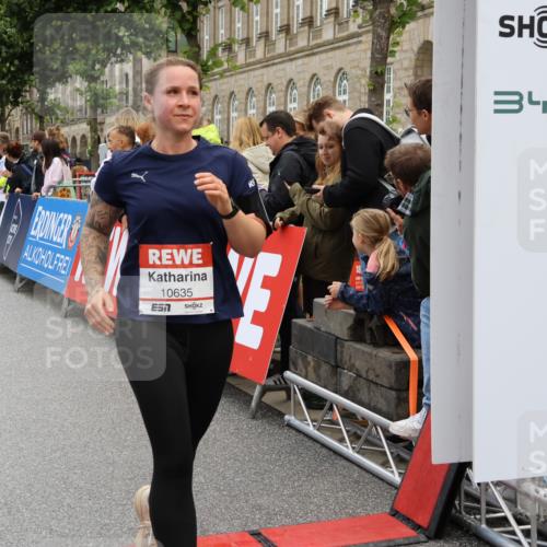 14.06.2026 - REWE Women's Run Strokosch-Dieckow http://msf.ph/oto/9786336 14.06.2026 10:06:41 Ziel 10597, 10635, 10747, 10826, 11182, 11250, 11267, 11410, 11484, 11521 meine-sportfotos.de