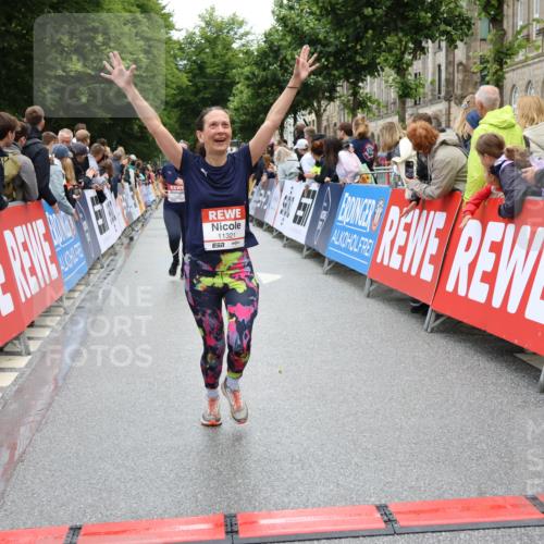 14.06.2026 - REWE Women's Run Strokosch-Dieckow http://msf.ph/oto/9786343 14.06.2026 10:06:47 Ziel 10635, 10646, 11182, 11321 meine-sportfotos.de