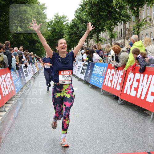 14.06.2026 - REWE Women's Run Strokosch-Dieckow http://msf.ph/oto/9786346 14.06.2026 10:06:47 Ziel 10635, 10646, 11182, 11321 meine-sportfotos.de