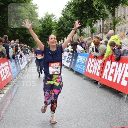 14.06.2026 - REWE Women's Run Strokosch-Dieckow http://msf.ph/oto/9786347 14.06.2026 10:06:47 Ziel 10635, 10646, 11182, 11321 meine-sportfotos.de