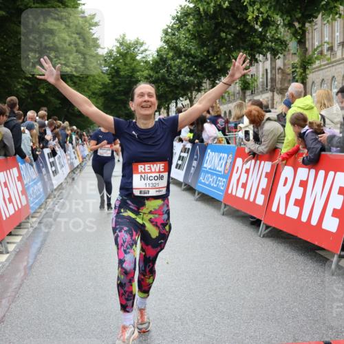 14.06.2026 - REWE Women's Run Strokosch-Dieckow http://msf.ph/oto/9786349 14.06.2026 10:06:47 Ziel 10635, 10646, 11182, 11321 meine-sportfotos.de