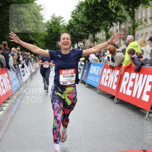 14.06.2026 - REWE Women's Run Strokosch-Dieckow http://msf.ph/oto/9786350 14.06.2026 10:06:47 Ziel 10635, 10646, 11182, 11321 meine-sportfotos.de