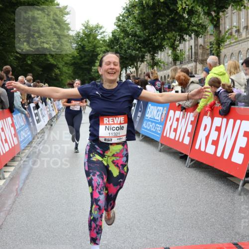 14.06.2026 - REWE Women's Run Strokosch-Dieckow http://msf.ph/oto/9786351 14.06.2026 10:06:48 Ziel 10635, 10646, 11182, 11321 meine-sportfotos.de