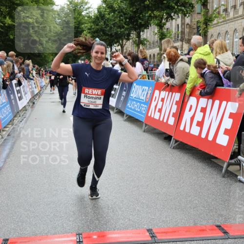 14.06.2026 - REWE Women's Run Strokosch-Dieckow http://msf.ph/oto/9786353 14.06.2026 10:06:50 Ziel 10282, 10646, 10868, 11182, 11321 meine-sportfotos.de