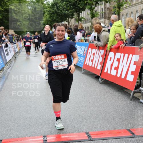 14.06.2026 - REWE Women's Run Strokosch-Dieckow http://msf.ph/oto/9786366 14.06.2026 10:06:54 Ziel 10282, 10646, 10868, 11031, 11321 meine-sportfotos.de