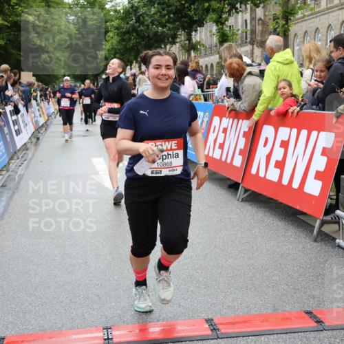 14.06.2026 - REWE Women's Run Strokosch-Dieckow http://msf.ph/oto/9786368 14.06.2026 10:06:54 Ziel 10282, 10646, 10868, 11031, 11321 meine-sportfotos.de