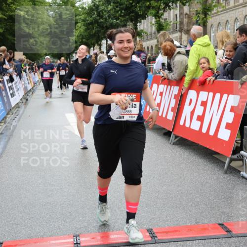 14.06.2026 - REWE Women's Run Strokosch-Dieckow http://msf.ph/oto/9786369 14.06.2026 10:06:54 Ziel 10282, 10646, 10868, 11031, 11321 meine-sportfotos.de
