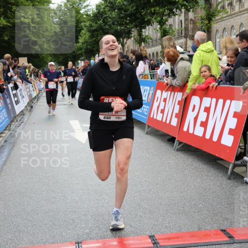 14.06.2026 - REWE Women's Run Strokosch-Dieckow http://msf.ph/oto/9786371 14.06.2026 10:06:56 Ziel 10282, 10428, 10646, 10868, 11031 meine-sportfotos.de