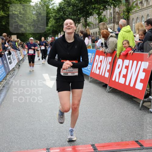 14.06.2026 - REWE Women's Run Strokosch-Dieckow http://msf.ph/oto/9786372 14.06.2026 10:06:56 Ziel 10282, 10428, 10646, 10868, 11031 meine-sportfotos.de