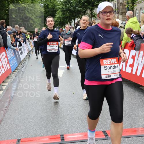 14.06.2026 - REWE Women's Run Strokosch-Dieckow http://msf.ph/oto/9786378 14.06.2026 10:07:01 Ziel 10060, 10061, 10282, 10428, 10505, 10791, 10825, 10868, 10939, 11031, 11354 meine-sportfotos.de