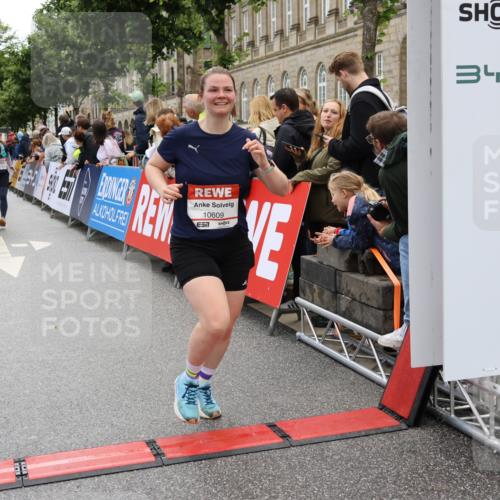 14.06.2026 - REWE Women's Run Strokosch-Dieckow http://msf.ph/oto/9786391 14.06.2026 10:07:09 Ziel 10060, 10061, 10505, 10609, 10791, 10825, 10939, 11015, 11354, 11476 meine-sportfotos.de