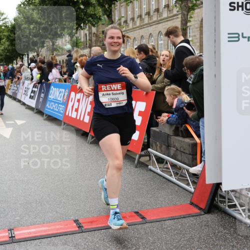 14.06.2026 - REWE Women's Run Strokosch-Dieckow http://msf.ph/oto/9786392 14.06.2026 10:07:09 Ziel 10060, 10061, 10505, 10609, 10791, 10825, 10939, 11015, 11354, 11476 meine-sportfotos.de