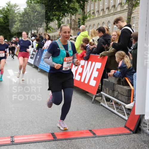 14.06.2026 - REWE Women's Run Strokosch-Dieckow http://msf.ph/oto/9786395 14.06.2026 10:07:12 Ziel 10205, 10467, 10505, 10609, 10939, 10949, 11015, 11161, 11476 meine-sportfotos.de