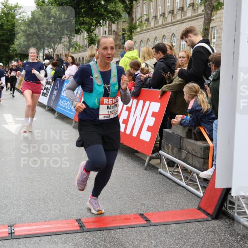 14.06.2026 - REWE Women's Run Strokosch-Dieckow http://msf.ph/oto/9786396 14.06.2026 10:07:12 Ziel 10205, 10467, 10505, 10609, 10939, 10949, 11015, 11161, 11476 meine-sportfotos.de