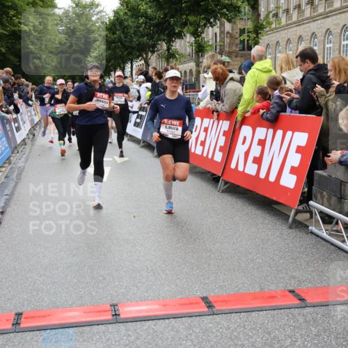 14.06.2026 - REWE Women's Run Strokosch-Dieckow http://msf.ph/oto/9786407 14.06.2026 10:07:15 Ziel 10006, 10007, 10008, 10009, 10205, 10467, 10609, 10888, 10949, 11015, 11084, 11127, 11161 meine-sportfotos.de