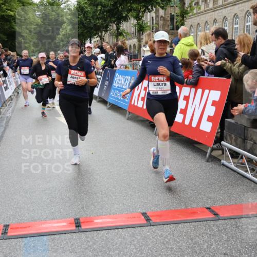 14.06.2026 - REWE Women's Run Strokosch-Dieckow http://msf.ph/oto/9786414 14.06.2026 10:07:15 Ziel 10006, 10007, 10008, 10009, 10205, 10467, 10609, 10888, 10949, 11015, 11084, 11127, 11161 meine-sportfotos.de
