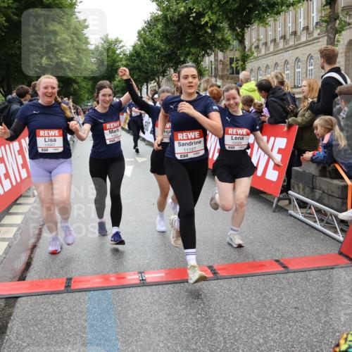14.06.2026 - REWE Women's Run Strokosch-Dieckow http://msf.ph/oto/9786422 14.06.2026 10:07:18 Ziel 10006, 10007, 10008, 10009, 10117, 10205, 10467, 10888, 10949, 11015, 11084, 11127, 11161 meine-sportfotos.de