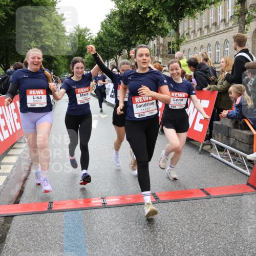 14.06.2026 - REWE Women's Run Strokosch-Dieckow http://msf.ph/oto/9786423 14.06.2026 10:07:18 Ziel 10006, 10007, 10008, 10009, 10117, 10205, 10467, 10888, 10949, 11015, 11084, 11127, 11161 meine-sportfotos.de