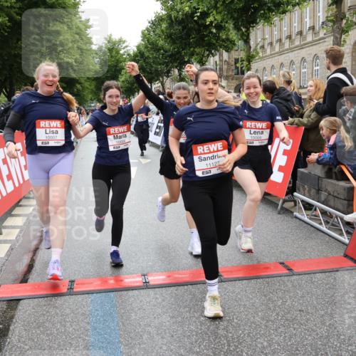 14.06.2026 - REWE Women's Run Strokosch-Dieckow http://msf.ph/oto/9786424 14.06.2026 10:07:18 Ziel 10006, 10007, 10008, 10009, 10117, 10205, 10467, 10888, 10949, 11015, 11084, 11127, 11161 meine-sportfotos.de
