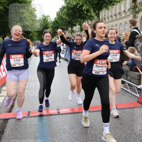 14.06.2026 - REWE Women's Run Strokosch-Dieckow http://msf.ph/oto/9786427 14.06.2026 10:07:19 Ziel 10006, 10007, 10008, 10009, 10117, 10205, 10467, 10888, 10949, 11015, 11084, 11127, 11161 meine-sportfotos.de