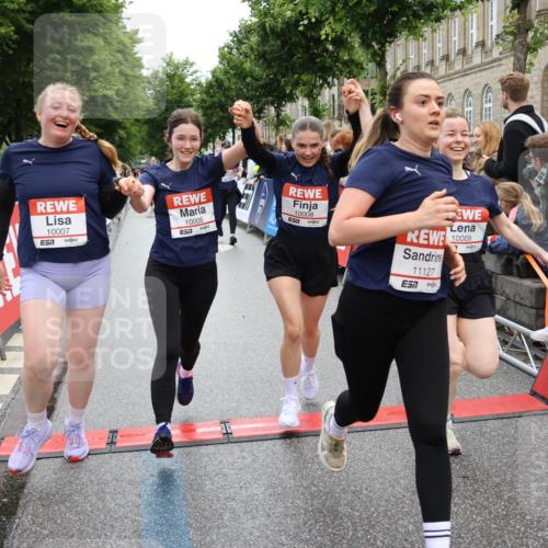 14.06.2026 - REWE Women's Run Strokosch-Dieckow http://msf.ph/oto/9786428 14.06.2026 10:07:19 Ziel 10006, 10007, 10008, 10009, 10117, 10205, 10467, 10888, 10949, 11015, 11084, 11127, 11161 meine-sportfotos.de