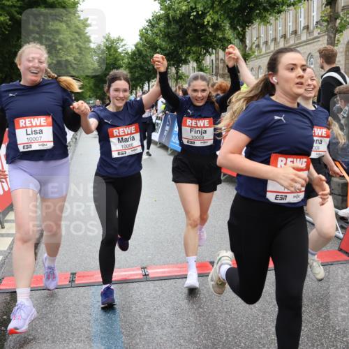 14.06.2026 - REWE Women's Run Strokosch-Dieckow http://msf.ph/oto/9786429 14.06.2026 10:07:19 Ziel 10006, 10007, 10008, 10009, 10117, 10205, 10467, 10888, 10949, 11015, 11084, 11127, 11161 meine-sportfotos.de